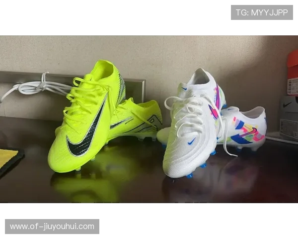 适合33码女生的足球鞋推荐 如何选择最舒适与性能兼备的运动鞋